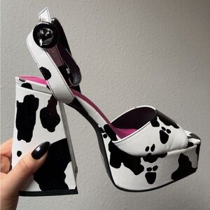 Trendy Black and White Platform Sandals